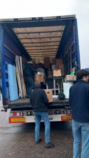 photo/69b73504-f6e5-4132-b641-4a28e4b8d66f-3