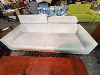 photo/e80f98d2-012e-4471-b259-3b2ff621c70b-3